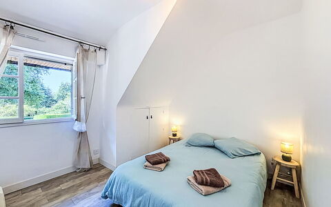 Gîte de la Grée: Træ, Indretning, Gulvbelægning, Etage, Møbel, Trægulve, Soveværelse, Seng, Loft, Værelse