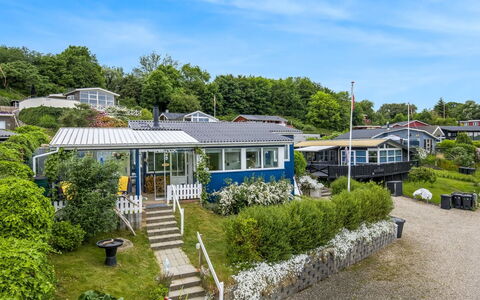 Agla - 350M from the Sea: Hjem, Sommerhus, Have, Skygge, Gård, Landscaping, Veranda, Villa, Eco Hotel