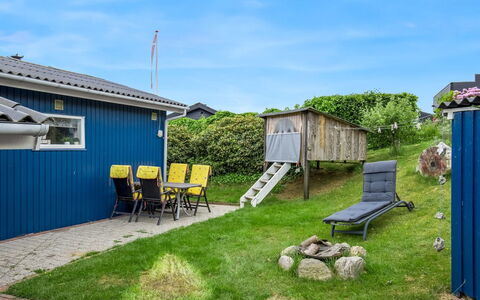 Agla - 350M from the Sea: Tag, Hjem, Land Lot, Have, Sommerhus, Lawn, Skygge, Gård, Backyard, Landscaping