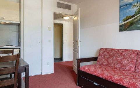 Virginia: Lejlighed, Indretning, Etage, Møbel, Værelse, Hotel, Seng, Soveværelse, Bed Frame, Lampe
