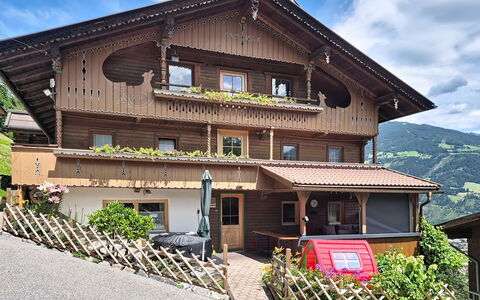 Brandnerhof: Hjem, Sommerhus, Altan, Sidespor, Tømmer, Stueplante, Bjerglandsby