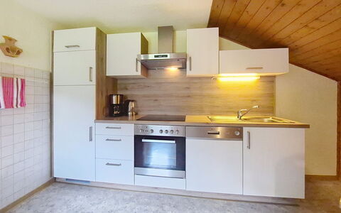 Brandnerhof: Køkken, Køkken Apparat, Gulvbelægning, Countertop, Træ, Indretning, Cabinetry, Større Bandage, Møbel, Etage