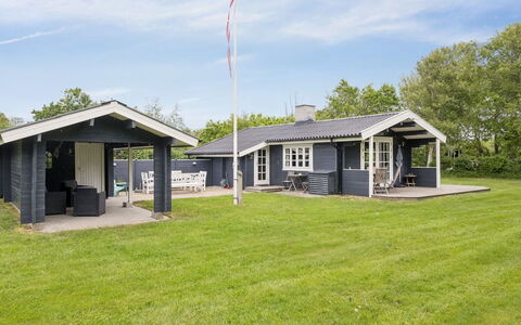 Saxi - 1.2Km from the Sea: Tag, Hus, Sommerhus, Hjem, Garden Bygninger, Lawn, Estate, Gård, Skygge, Sidespor