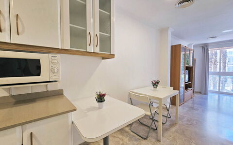Apartamento Alba 1: Møbel, Indretning, Gulvbelægning, Træ, Etage, Countertop, Køkken, Værelse, Cabinetry, Loft
