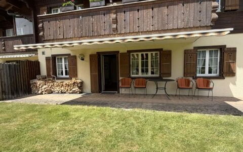 Lenk 755: Dør, Sommerhus, Stol, Gård, Hårdttræ, Bejdse, Stueplante, Backyard, Veranda, Udendørs Møbler