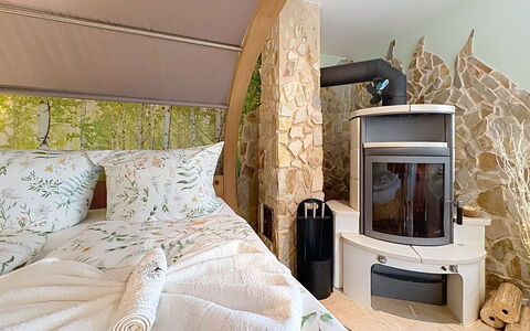 Bionestlein Premium-Appartment mit Sauna: Møbel, Indretning, Belysning, Stol, Bejdse, Pude, Design, Lysarmatur, Stueplante, Stue