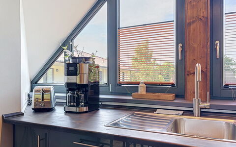 Chrischi: Træ, Indretning, Hjem, Belysning, Møbel, Køkken, Countertop, Glas, Køkken Apparat, Lejlighed