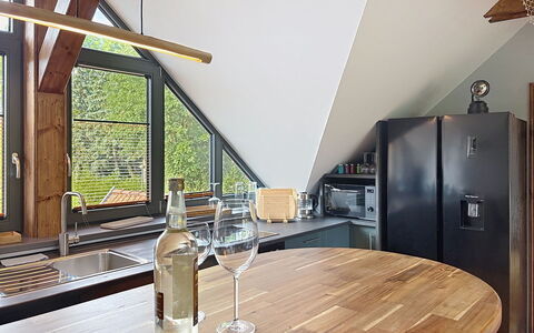 Chrischi: Møbel, Indretning, Træ, Køkken, Gulvbelægning, Loft, Countertop, Belysning, Etage, Stol