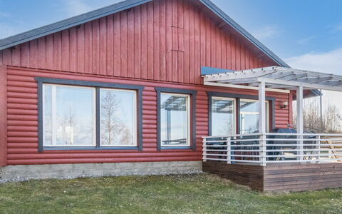Villa Kettu: Træ, Sidespor, Hjem, Arkitektur, Sommerhus, Veranda, Tag, Dør, Kompositmateriale, Bejdse