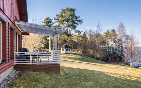 Laukaa 605: Træ, Hjem, Arkitektur, Hus, Sommerhus, Tag, Land Lot, Sidespor, Veranda, Estate