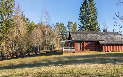 Laukaa 605: Træ, Græs, Hus, Hjem, Sommerhus, Tag, Landdistrikt, Land Lot, Almindeligt