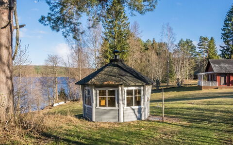 Laukaa 605: Træ, Træ, Sommerhus, Tag, Garden Bygninger, Skur, Bjælkehytte, Woodland, Hytte, Udendørs Struktur