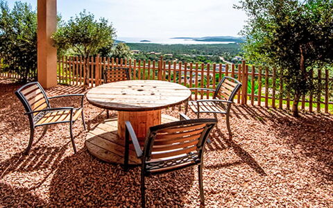 Sainte Lucie Porto Vecchio 650: Altan, Bejdse, Stueplante, Udendørs Møbler, Blomsterkrukke