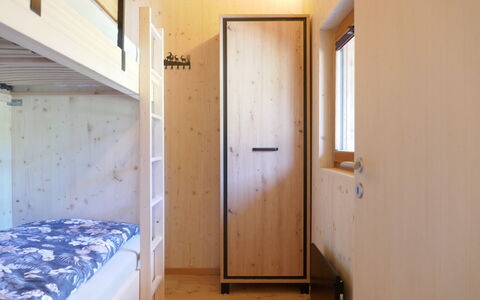Nido delle Alpi: Væg, Træ, Bejdse, Soveværelse, Seng, Hårdttræ, Bed Frame, Sovesal, Planke, Tømmer