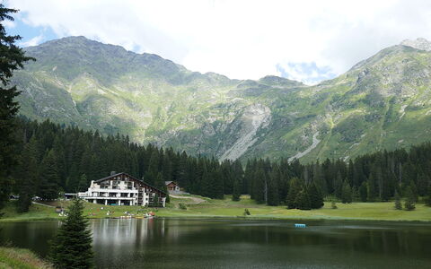 Nido delle Alpi: Krop Af Vand, Bjergrige Landskabsformer, Bjerg, Naturlige Landskab, Highland, Landskab, Bank, Bjergkæde, Vandløb, Sø
