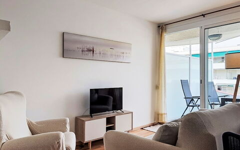Xaloc: Møbel, Indretning, Gulvbelægning, Etage, Træ, Loft, Couch, Værelse, Stue, Belysning