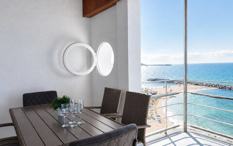 Clara: Hav, Ocean, Glas, Skygge, Aluminium, Altan