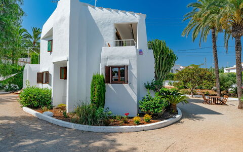 Can Nura: Busk, Estate, Landscaping, Have, Skygge, Altan, Hacienda, Design, Eco Hotel