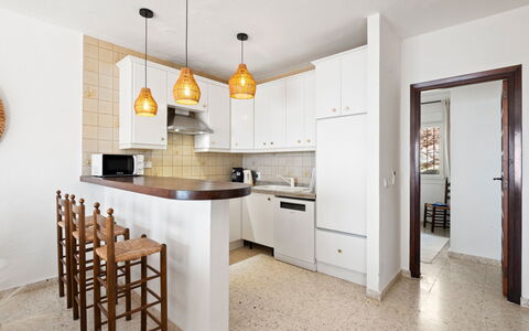 Pueblo de la Luz: Indretning, Gulvbelægning, Countertop, Møbel, Etage, Lysarmatur, Træ, Loft, Køkken, Cabinetry