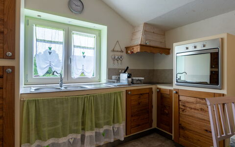 Noah: Møbel, Træ, Indretning, Køkken, Gulvbelægning, Countertop, Cabinetry, Loft, Køkken Apparat, Etage