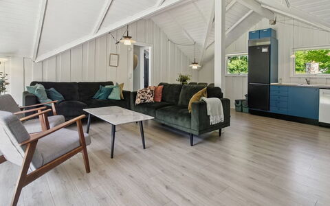 Tenna - 30Km from the Sea: Trægulve, Gulvbelægning, Indretning, Træ, Laminat Gulv, Etage, Møbel, Loft, Stue, Couch