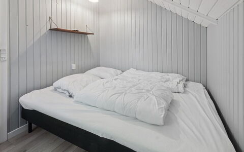 Tenna - 30Km from the Sea: Soveværelse, Seng, Sengetøj, Træ, Sengetøj, Etage, Gulvbelægning, Indretning, Loft, Sengetøj