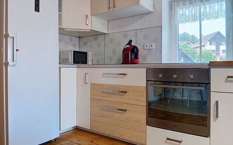 Cerny Dul 400: Gulvbelægning, Cabinetry, Køkken Apparat, Træ, Større Bandage, Etage, Indretning, Countertop, Køkken, Møbel