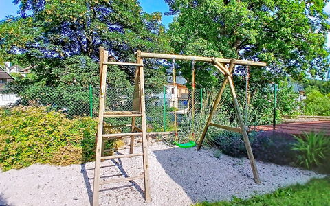 Cerny Dul 400: Træ, Legepladsudstyr, Legeplads, Stige, Have, Svinge, Skygge, Parkere, Legetøjsrutsjebane, Backyard