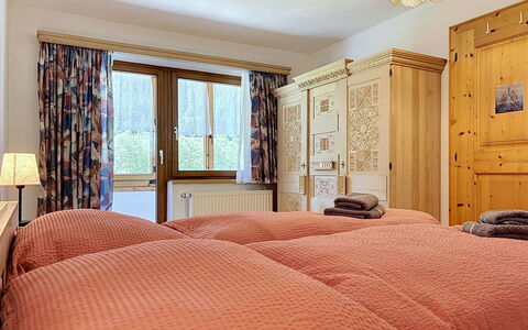 Resimini: Møbel, Seng, Soveværelse, Indretning, Træ, Sengetøj, Sengetøj, Loft, Værelse, Bed Frame