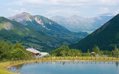 Saint Sorlin D'Arves 200: Blå, Svømmepøl, Kompositmateriale, Skygge, Udvej, Estate, Hacienda, Villa, Fritidscenter
