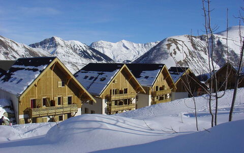 Saint Sorlin D'Arves 200: Blå, Svømmepøl, Kompositmateriale, Skygge, Udvej, Estate, Hacienda, Villa, Fritidscenter