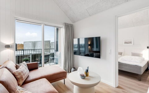 Thormund - 400M from the Sea: Indretning, Loft, Møbel, Etage, Gulvbelægning, Hjem, Lejlighed, Throw Pillow, Værelse, Stue
