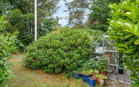 Lonneke - from the Sea: Tag, Hus, Land Lot, Hjem, Sommerhus, Estate, Garden Bygninger, Skygge, Bjælkehytte, Landscaping