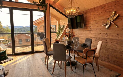 02 Nth056 18G Sup Chalet mit Sauna und Hot Tub 2 e: Møbel, Indretning, Træ, Loft, Gulvbelægning, Trægulve, Etage, Stue, Lysarmatur, Belysning