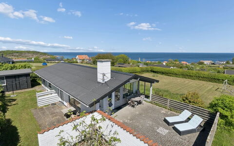 Anelia - 400M from the Sea: Hus, Busk, Hjem, Boligområde, Estate, Sommerhus, Hacienda, Gård, Skygge, Lawn