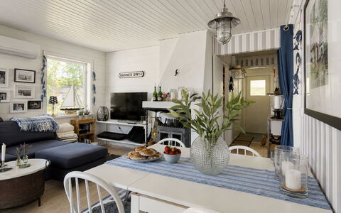 Havsdrömmen: Hus, Busk, Hjem, Boligområde, Estate, Sommerhus, Hacienda, Gård, Skygge, Lawn