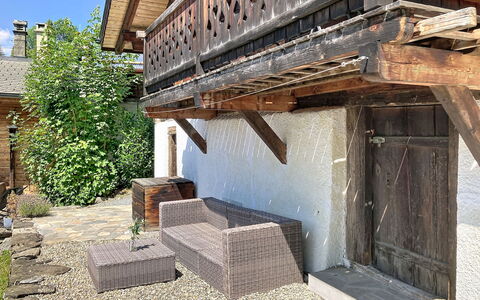 Chalet 1899: Træ, Sommerhus, Hårdttræ, Altan, Naturmateriale, Skygge, Planke, Bejdse, Veranda