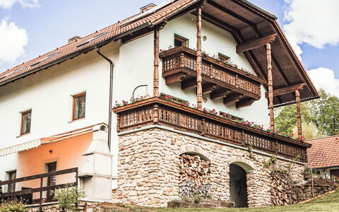 U Šenkýře Mikeše: Sommerhus, Stuehus, Stenmur, Villa, Altan