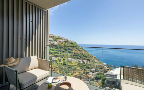 Azure Calheta