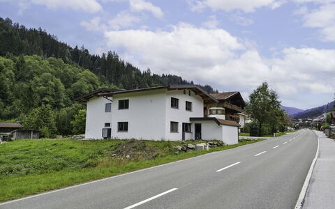Auffach 602: Hus, Hjem, Tag, Boligområde, Landskab, Asfalt, Menneskelig Bosættelse, Sommerhus, Landdistrikt, Hill Station