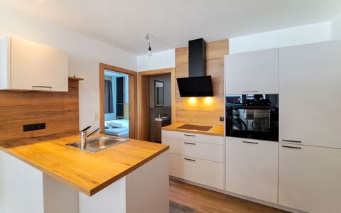 Auffach 602: Countertop, Køkken, Gulvbelægning, Indretning, Cabinetry, Træ, Møbel, Køkken Apparat, Etage, Hjem