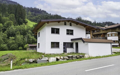 Auffach 602: Bygning, Vindue, Hus, Hjem, Tag, Arkitektur, Boligområde, Sommerhus, Menneskelig Bosættelse, Hældning