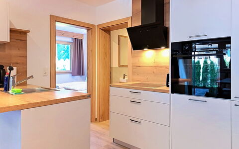 Auffach 602: Køkken Apparat, Gulvbelægning, Køkken, Indretning, Countertop, Møbel, Cabinetry, Træ, Større Bandage, Etage