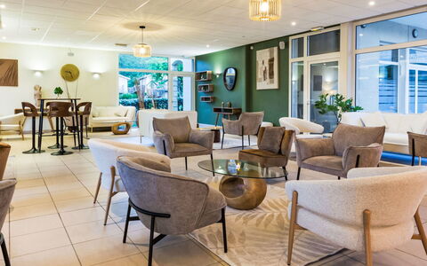 Barbaste 602: Møbel, Indretning, Gulvbelægning, Loft, Stol, Etage, Bord, Lejlighed, Stue, Couch