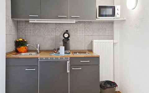 Klaffer am Hochficht 1: Køkken, Køkken Apparat, Countertop, Køkkenvask, Større Bandage, Cabinetry, Møbel, Husholdningsapparat, Håndvask, Indretning