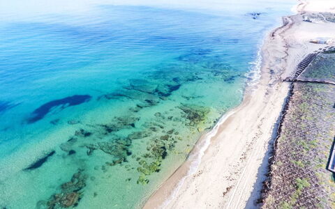 Domus de Mar: Blå, Vand, Krop Af Vand, Strand, Kyst, Hav, Horisont, Coastal Og Oceaniske Landskabsformer, Kyst