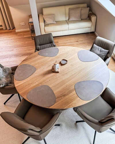 The Oak Suite
