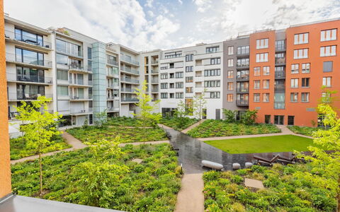 Smichov Kosire Jinonice 1: Lejlighed, Boligområde, Ejerlejlighed, Urban Design, Blandet Brug, Have, Landscaping, Altan, Gårdsplads