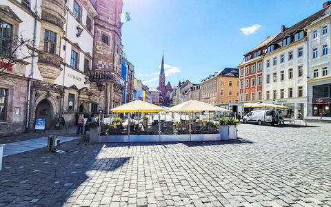 Marktblick: Bygning, City, Byområde, Vindue, Stad, Offentlige Rum, Vejbelægning, Gade, Facade, Kvarter