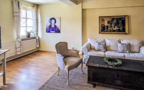 Marktblick: Møbel, Indretning, Gulvbelægning, Etage, Væg, Couch, Træ, Værelse, Loft, Stue